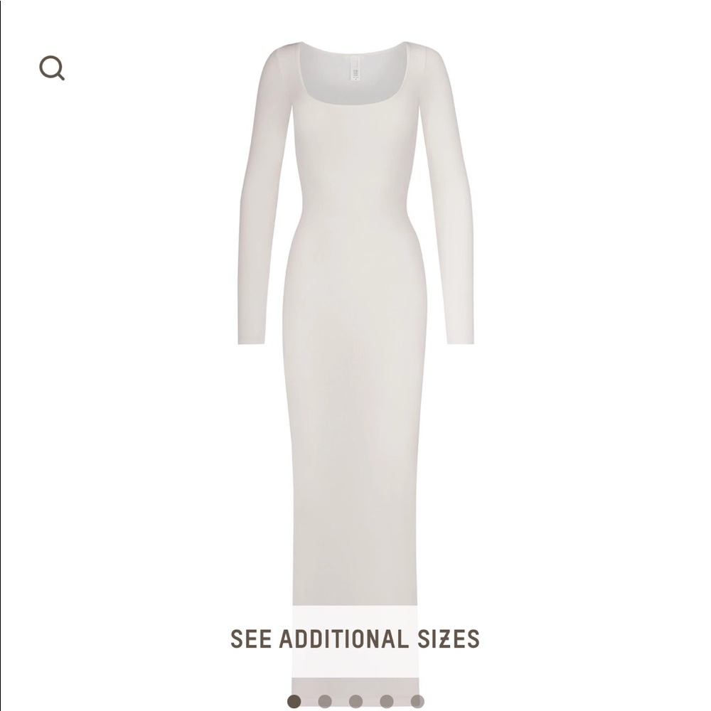 skims long sleeve lounge dress white marble